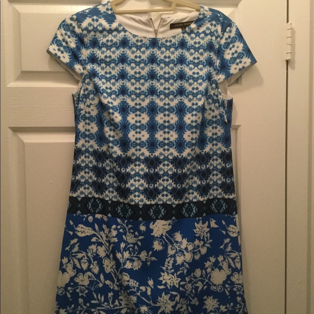 Cynthia Steffe Blue Patterned Dress Size 4